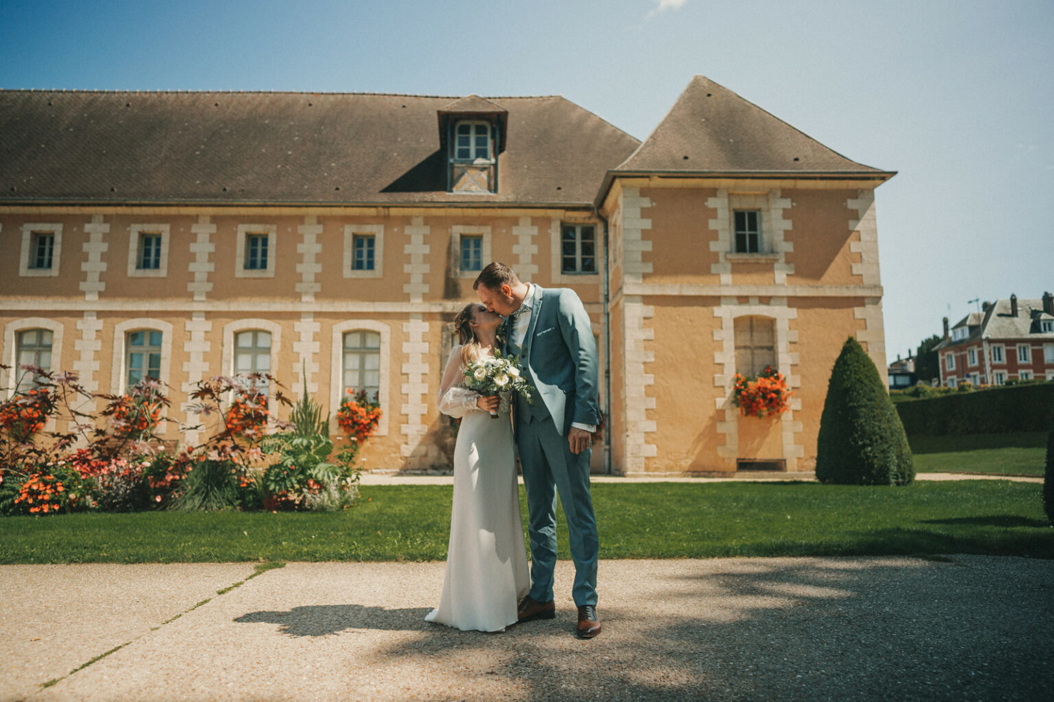 le mariage Fany et Jérémie à Evreux au jardin public par Alain Leprévost photographe vidéaste de mariage en Normandie